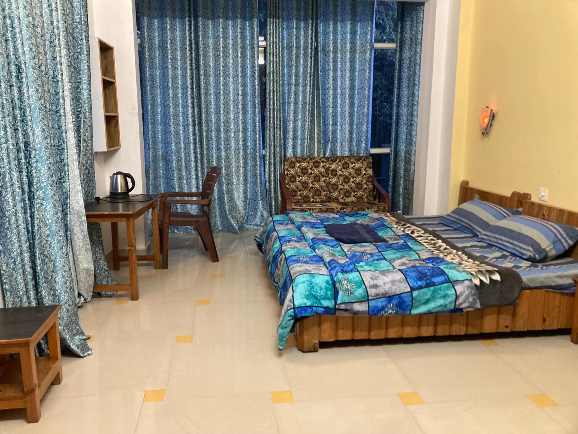 Oasis Guest House Bhagsu D'Shala 达兰萨拉 外观 照片