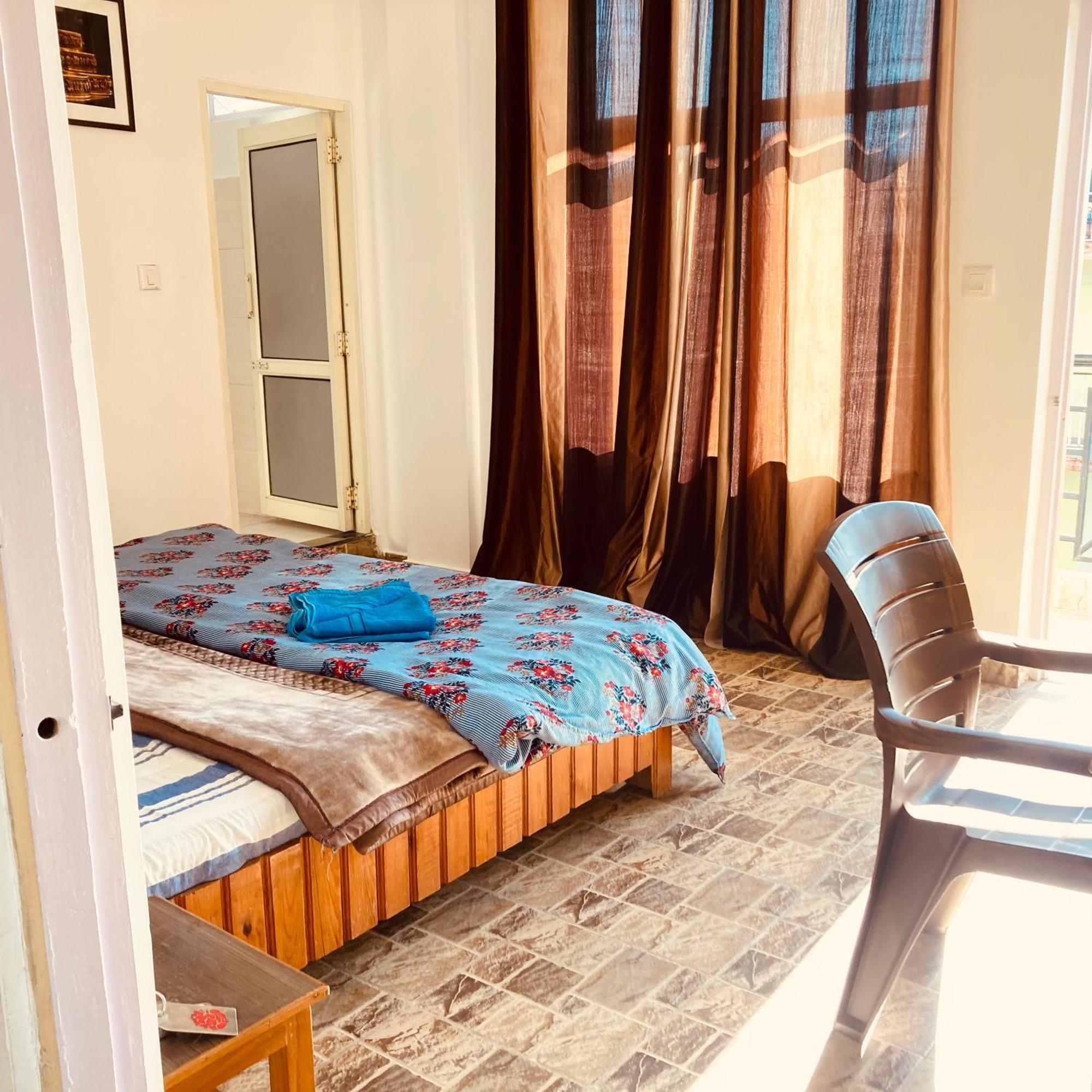 Oasis Guest House Bhagsu D'Shala 达兰萨拉 外观 照片