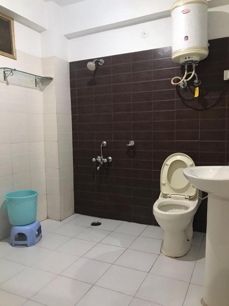 Oasis Guest House Bhagsu D'Shala 达兰萨拉 外观 照片