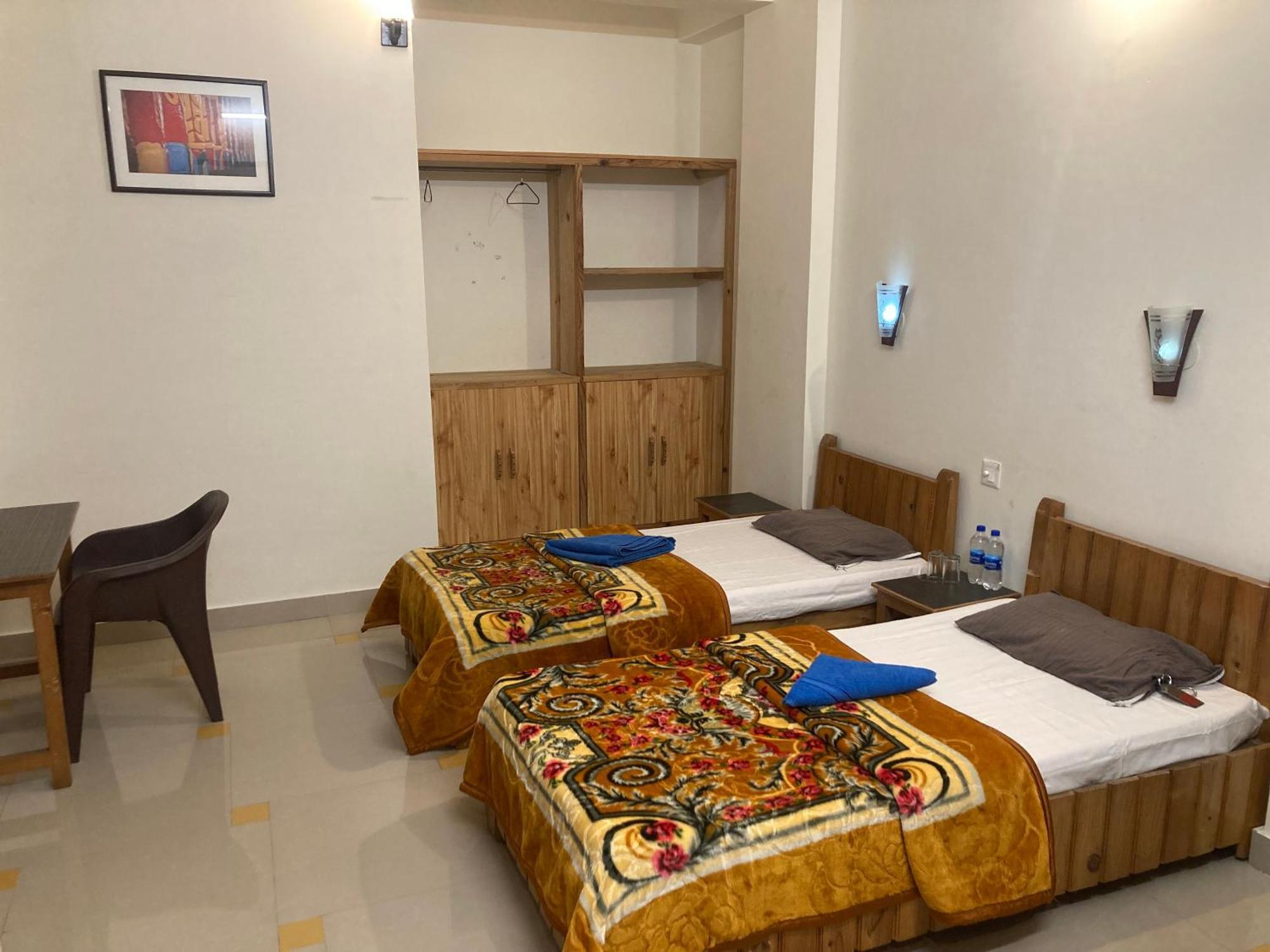 Oasis Guest House Bhagsu D'Shala 达兰萨拉 外观 照片