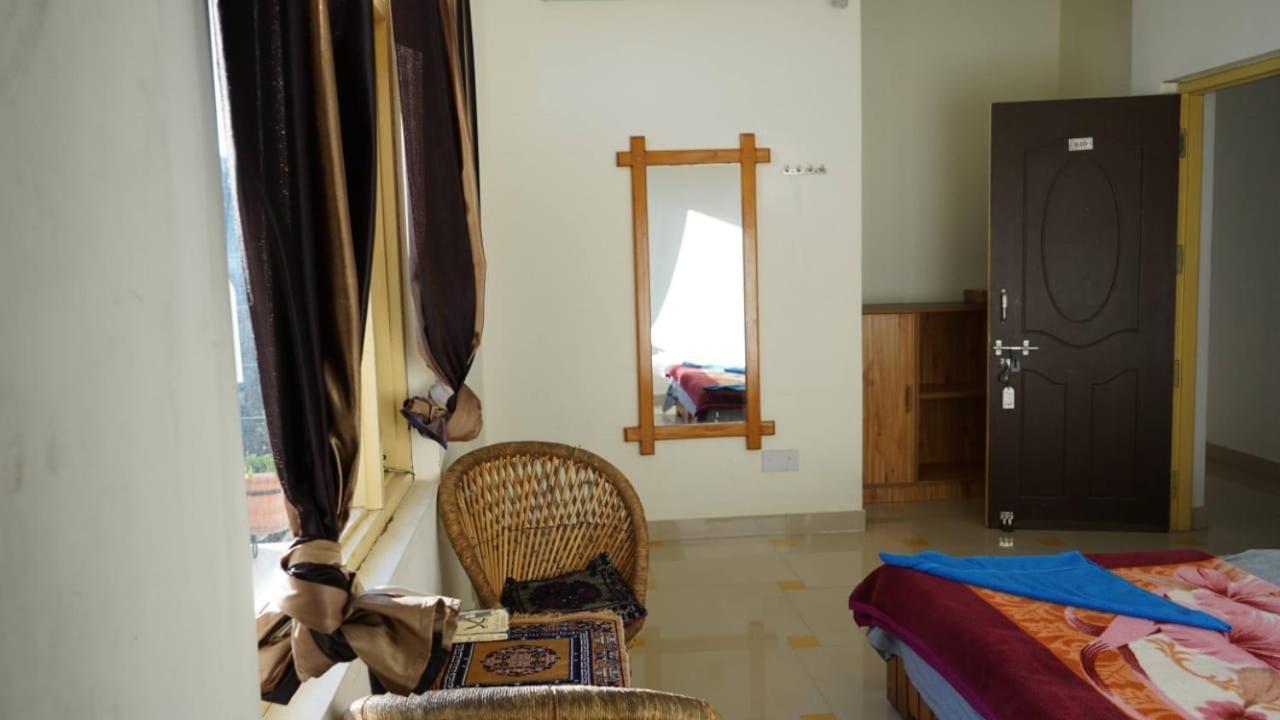 Oasis Guest House Bhagsu D'Shala 达兰萨拉 外观 照片