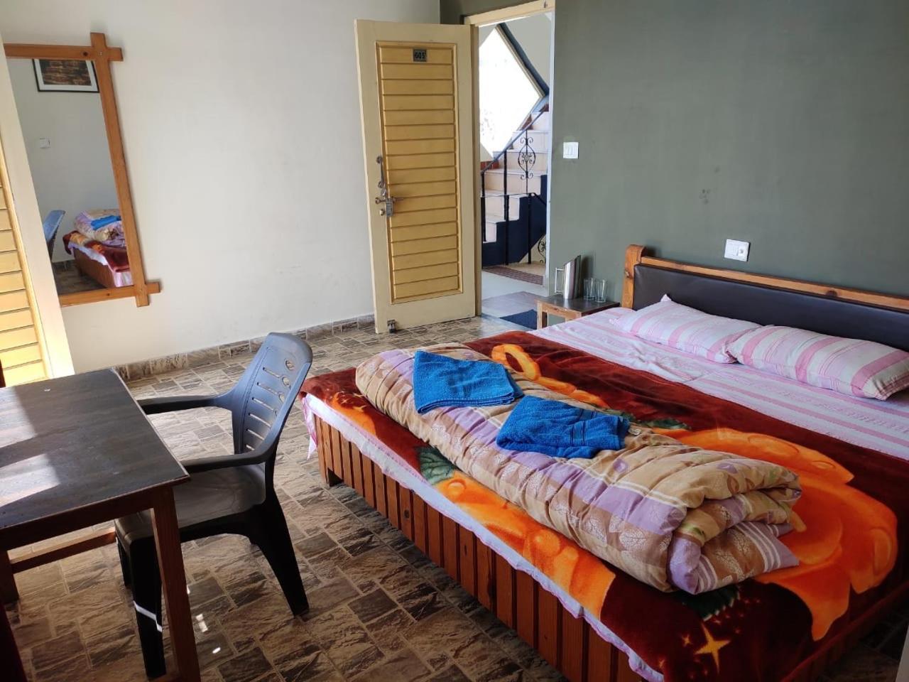 Oasis Guest House Bhagsu D'Shala 达兰萨拉 外观 照片