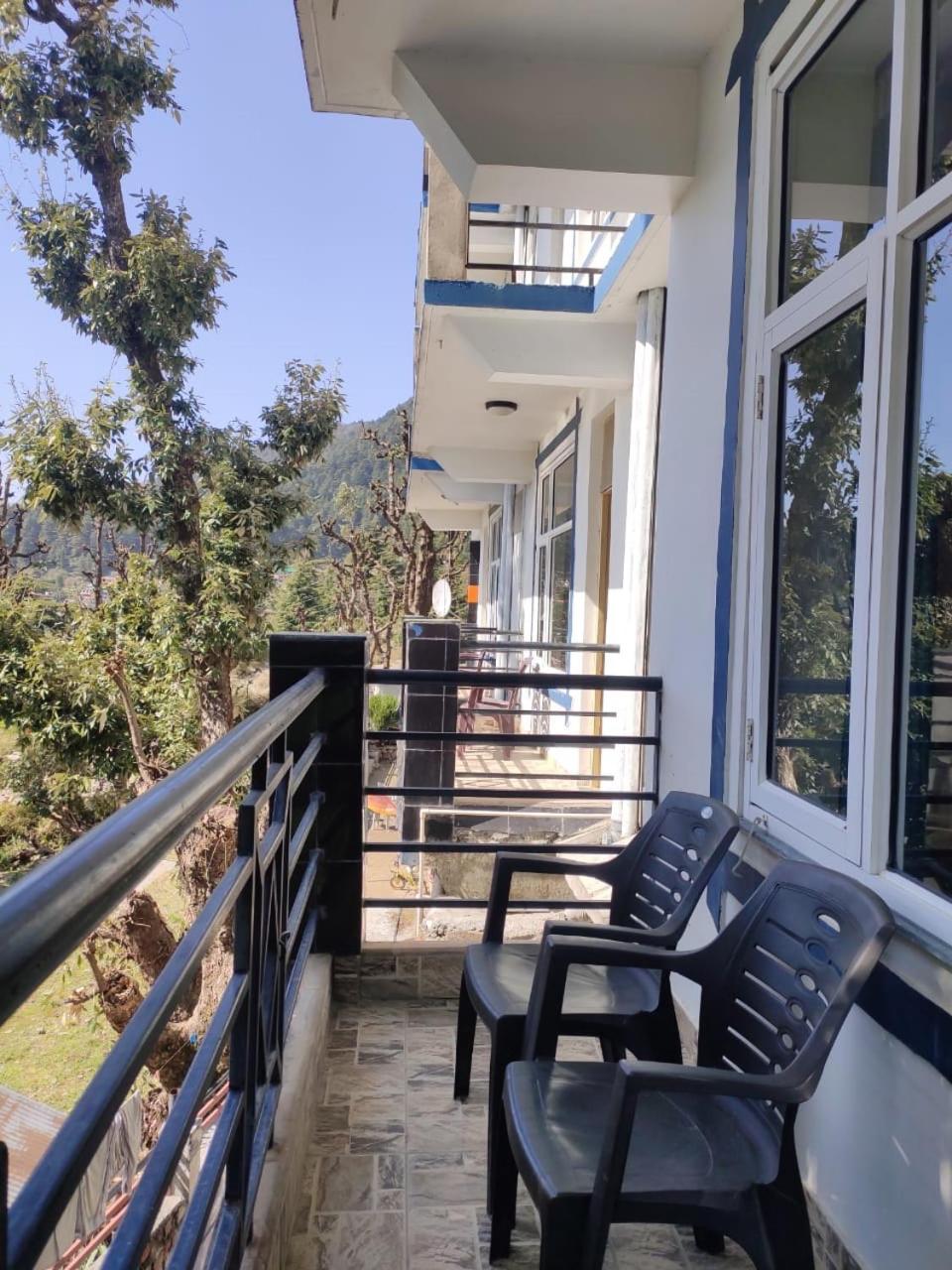 Oasis Guest House Bhagsu D'Shala 达兰萨拉 外观 照片
