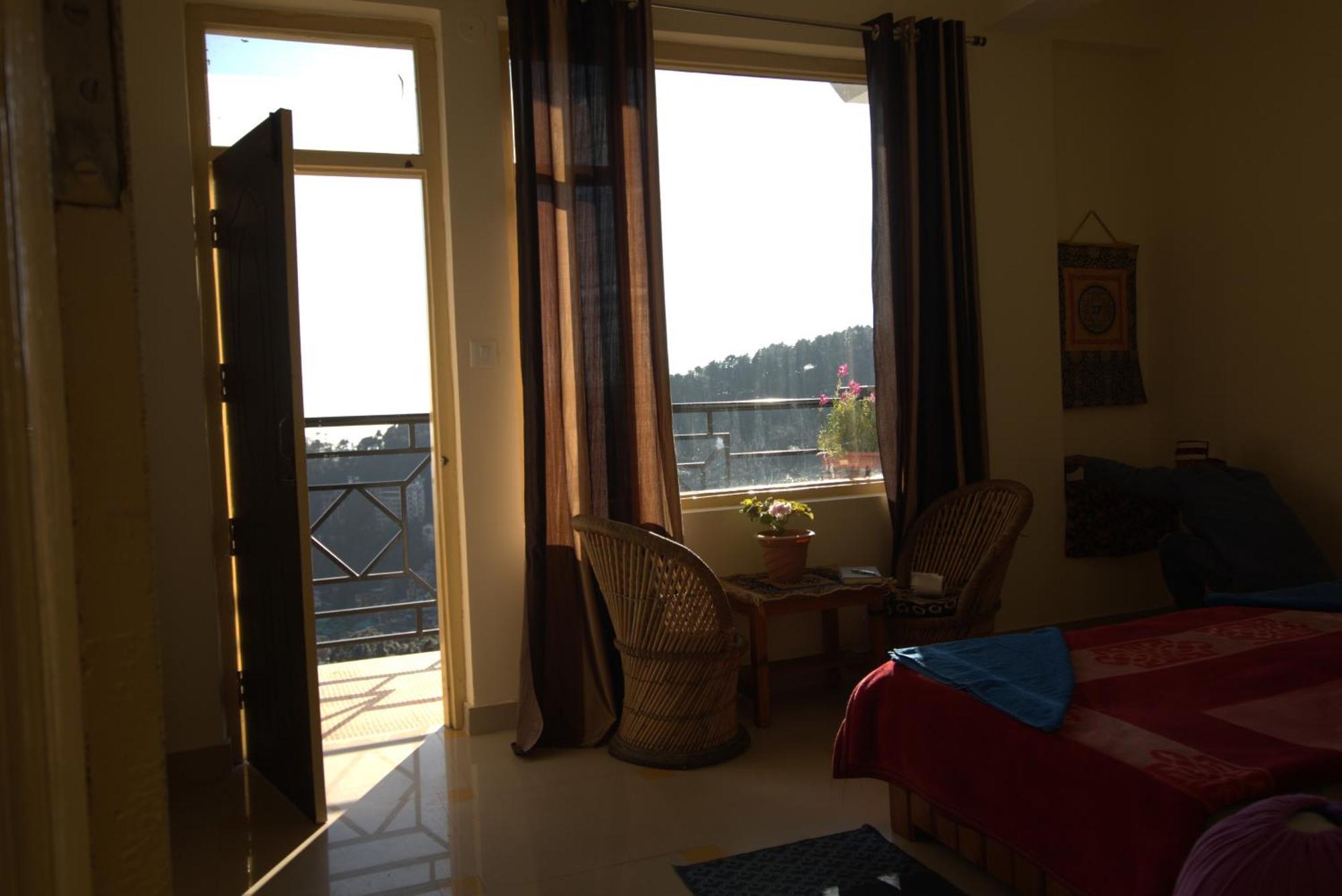 Oasis Guest House Bhagsu D'Shala 达兰萨拉 外观 照片