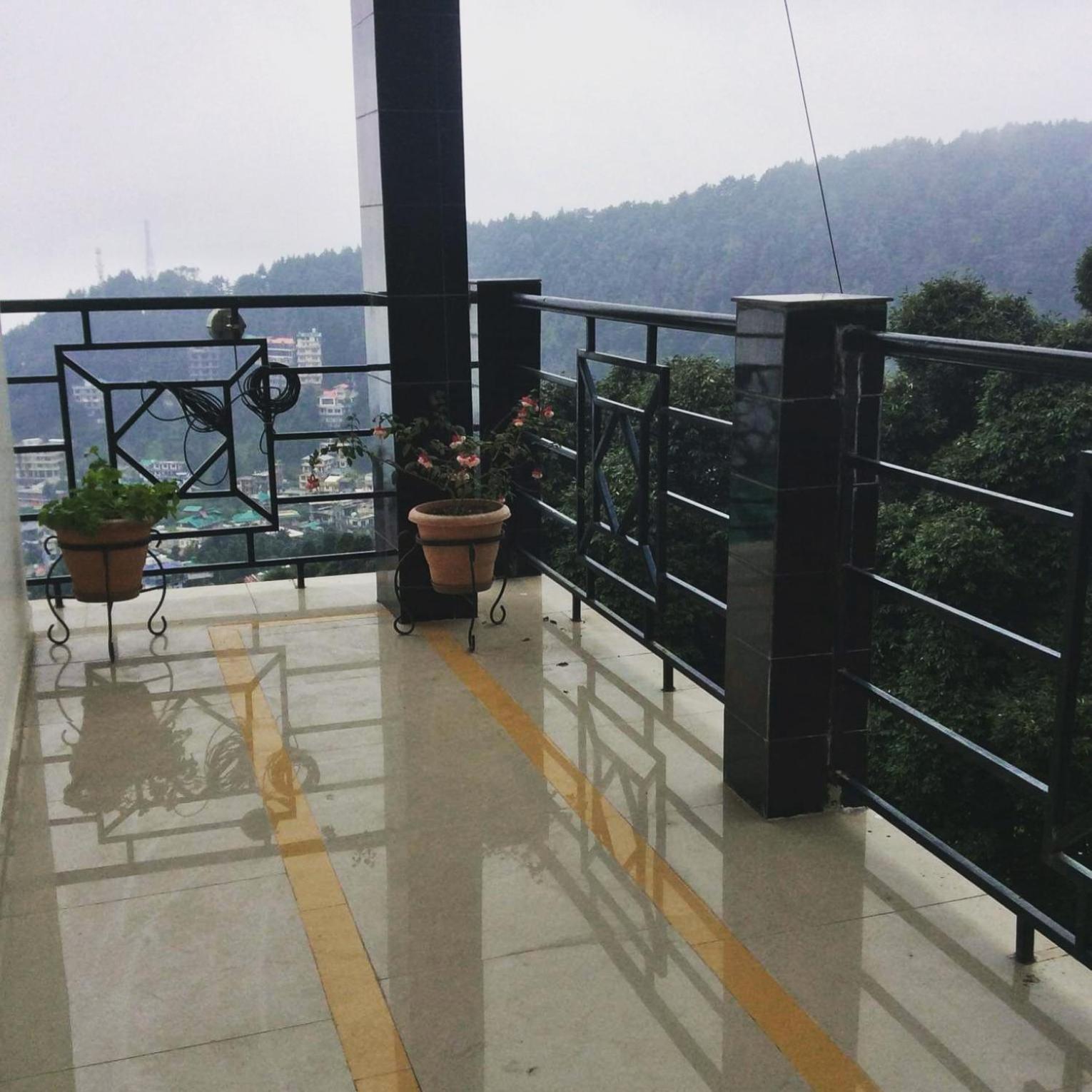 Oasis Guest House Bhagsu D'Shala 达兰萨拉 外观 照片